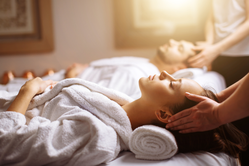 head-spa-cho-chu-tiem-nails-dao-tao-nhan-vien